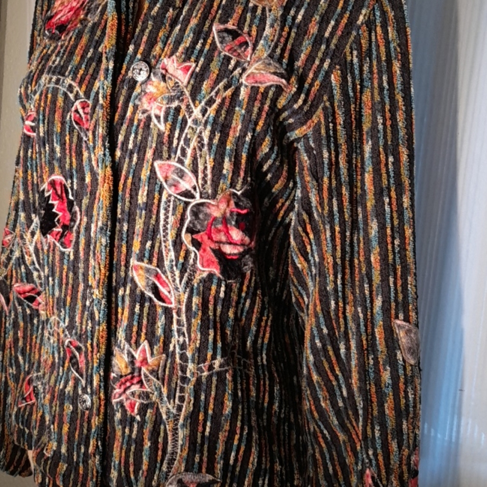 Womans multi color jacket. - Picture 3 of 4